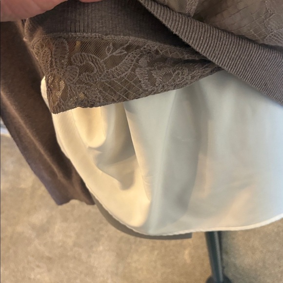 Simply Vera Vera Wang Taupe Knit Sweater with White Blouse - Picture 4 of 12